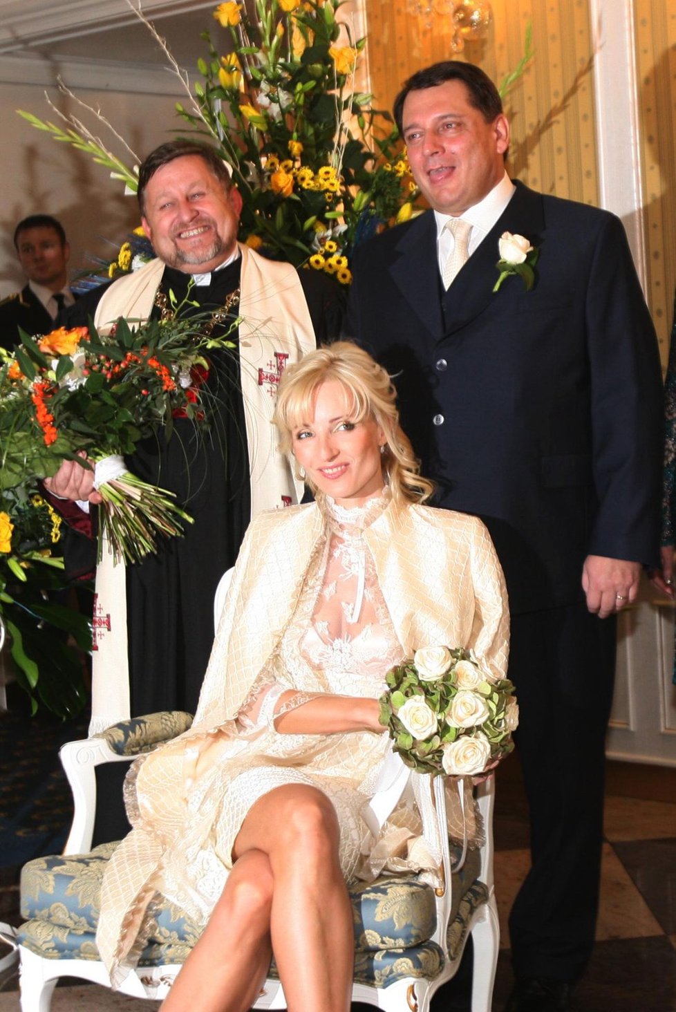 Listopad 2007: Svatba. Byl to fofr, Jiří se v září rozvedl s manželkou Zuzanou a o dva měsíce později už byl v Mariánských Lázních znovu v chomoutu.