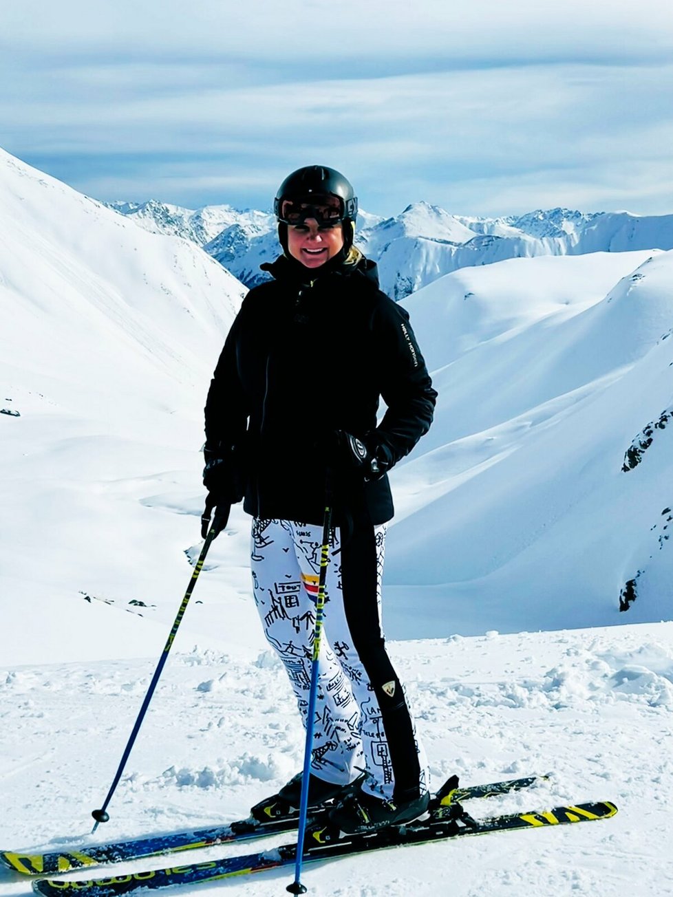 Hejtmanka Petra Pecková utrpěla úraz při lyžování v rakouských Apách (březen 2023).