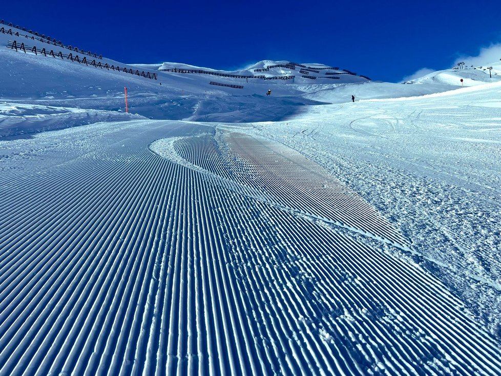Hejtmanka Petra Pecková utrpěla úraz při lyžování v rakouských Apách (březen 2023).