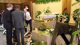 V Jihlavě proběhlo poslední rozloučení s brutálně zavražděnou školačkou Petrou