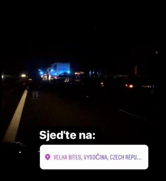 Nehoda na dálnici, kterou sledovala Petra Vraspírová.