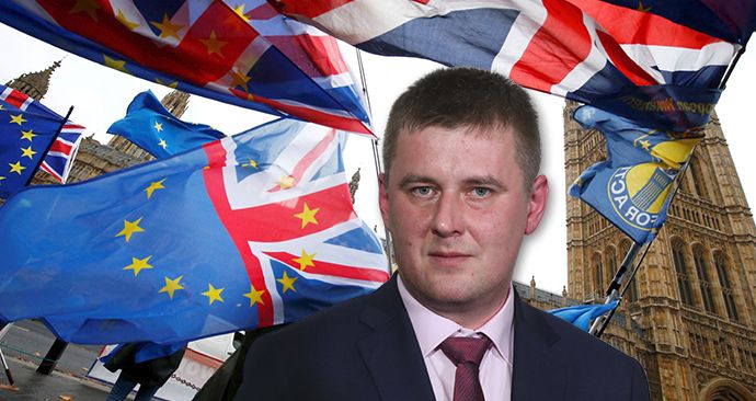 Ministr zahraničí Tomáš Petříček (ČSSD) věří, že Evropská unie vydrží jednotná při vyjednávání o Brexitu. VB si přitom klade nové a nové podmínky.