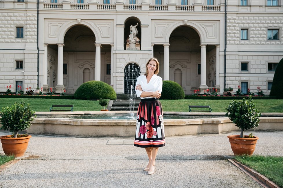 Manželka ministra zahraničí Tomáš Petříčka promluvila otevřeně v rozhovoru pro Blesk Zprávy. Redaktora Iva Petříčka například zaskočila tím, že ač je její muž místopředseda ČSSD, ona sama je členkou KDU-ČSL