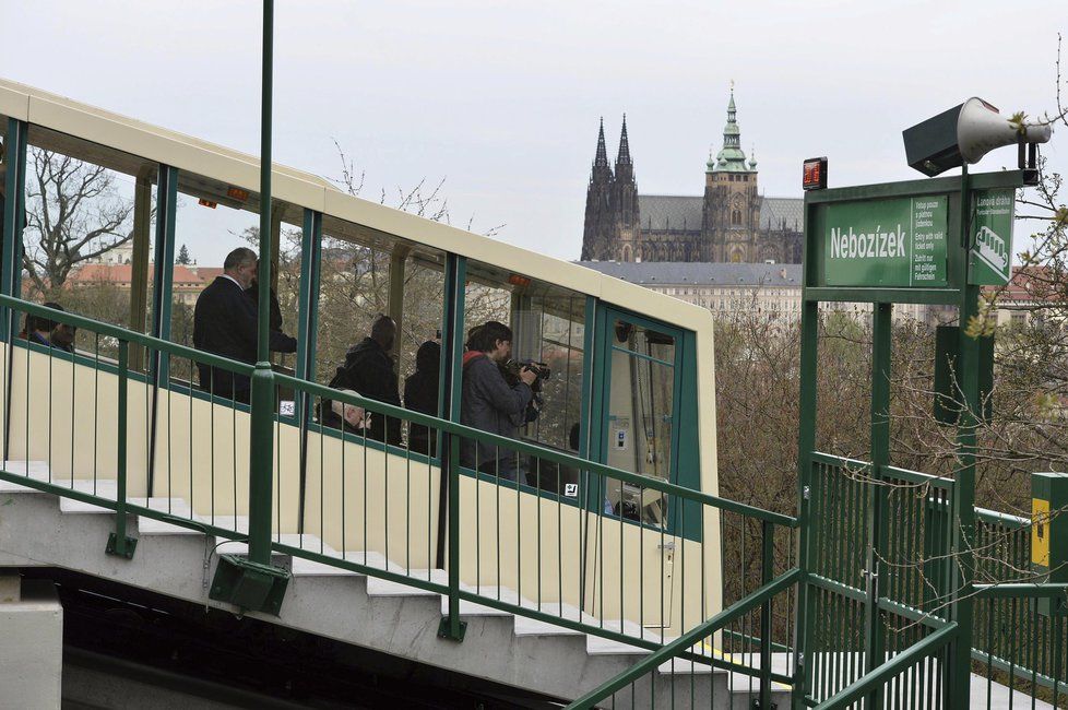 Na Petřín až do 8. dubna budete muset po svých, lanovku čeká údržba.