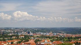 Jak se Praha změnila po roce 1918? Pohled z Petřínské rozhledny.