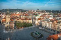 Alou do uniformy! Turisty v pražských věžích a památkách budou nově vítat zaměstnanci ve stejnokrojích