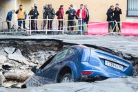 Důchodkyni (†64) zaživa uvařila voda z rozbitého horkovodu! Její syn (39) bojuje o život