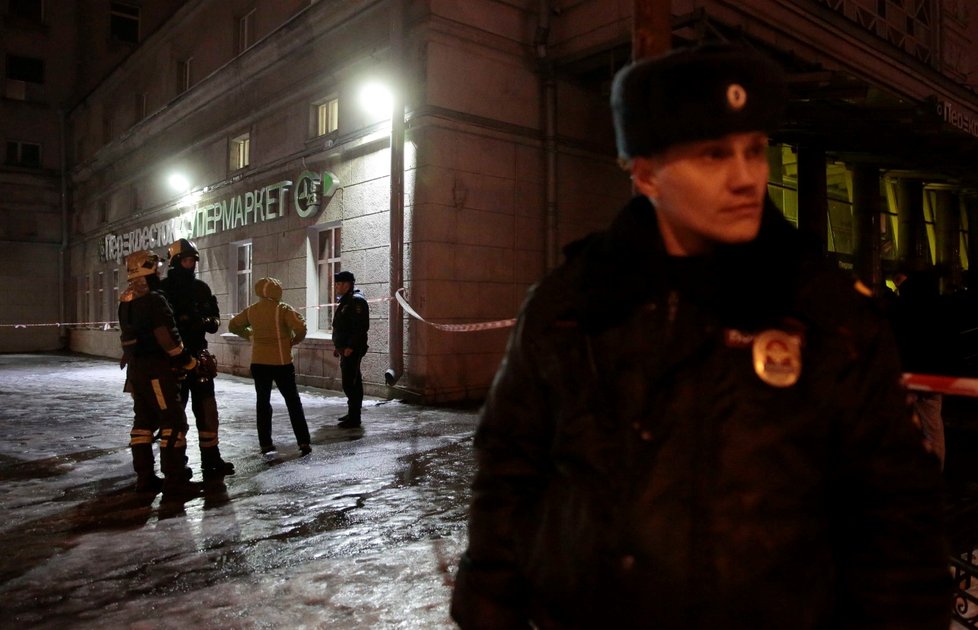 V Petrohradu došlo k výbuchu, několik lidí je zraněných