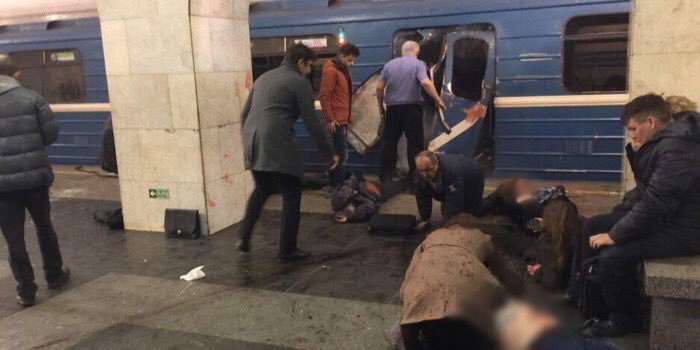 K výbuchu došlo na modré linii metra na stanici Sadovaja.