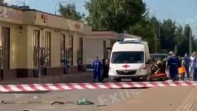 Při explozi automobilu v Petrohradu zemřel ruský důstojník (27.8.2026).