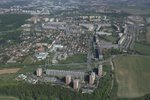 Letecký pohled na městskou část Praha-Petrovice, která se nachází na východě hlavního města.