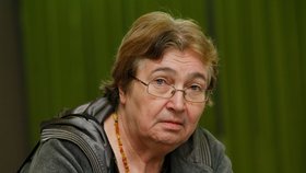 Zemřela Petruška Šustrová (†75), disidentka a mluvčí Charty 77