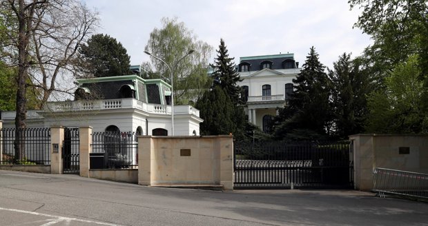 Mrazivý příběh vily ruské ambasády: Postavil ji boháč, obýval bankéř i gestapo, Beneš ji dal Rusům před návratem majitele z emigrace