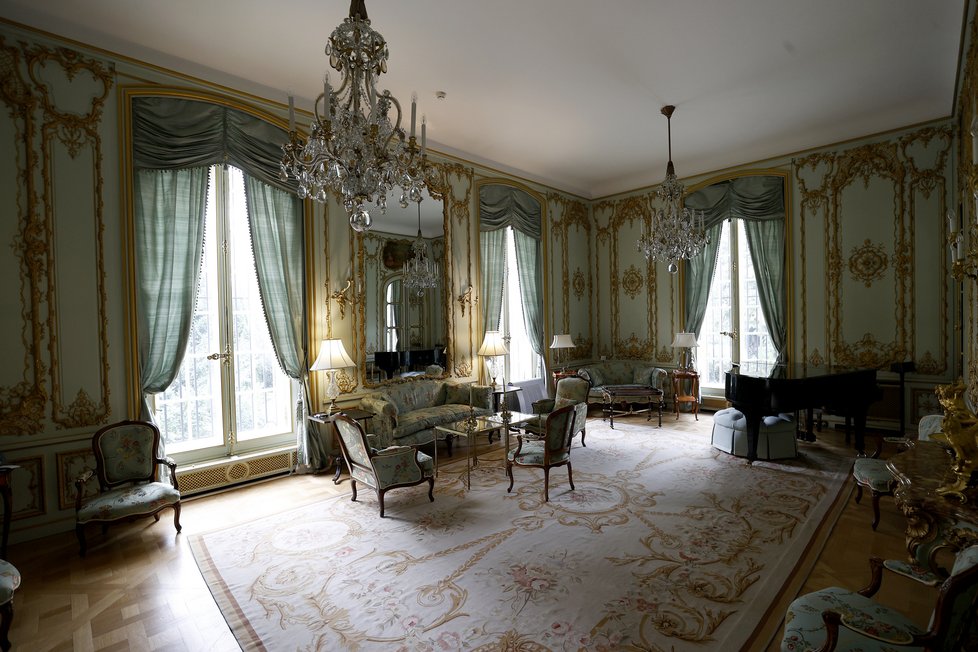 Petschkova vila – dnes Rezidence velvyslance USA – je skutečný klenot.
