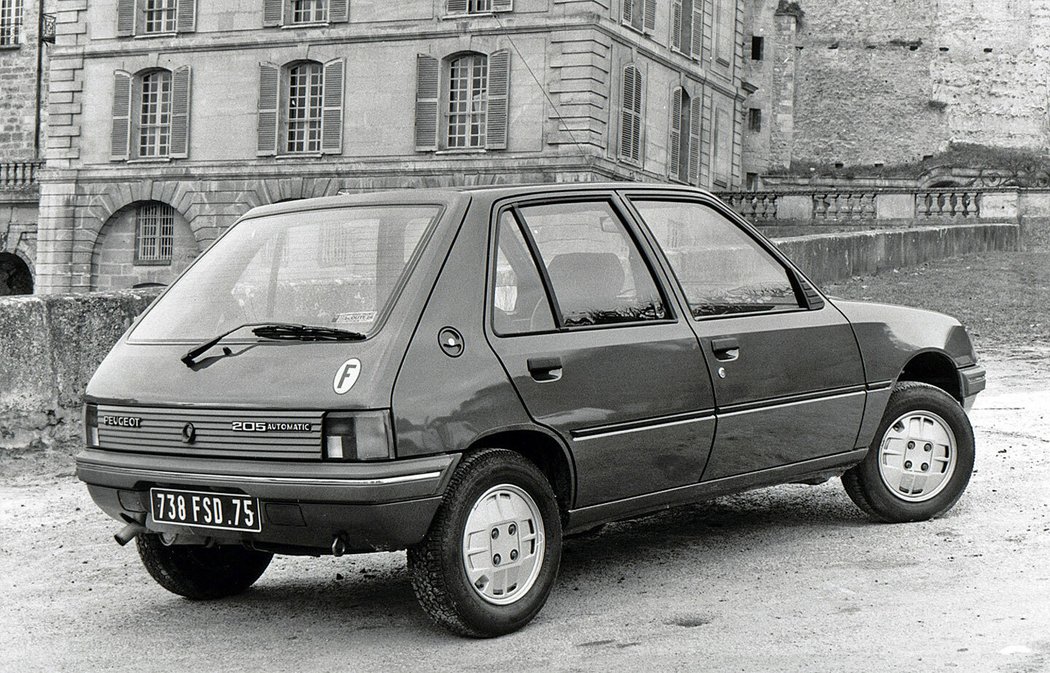 Peugeot 205 5D AT (1986–1990)