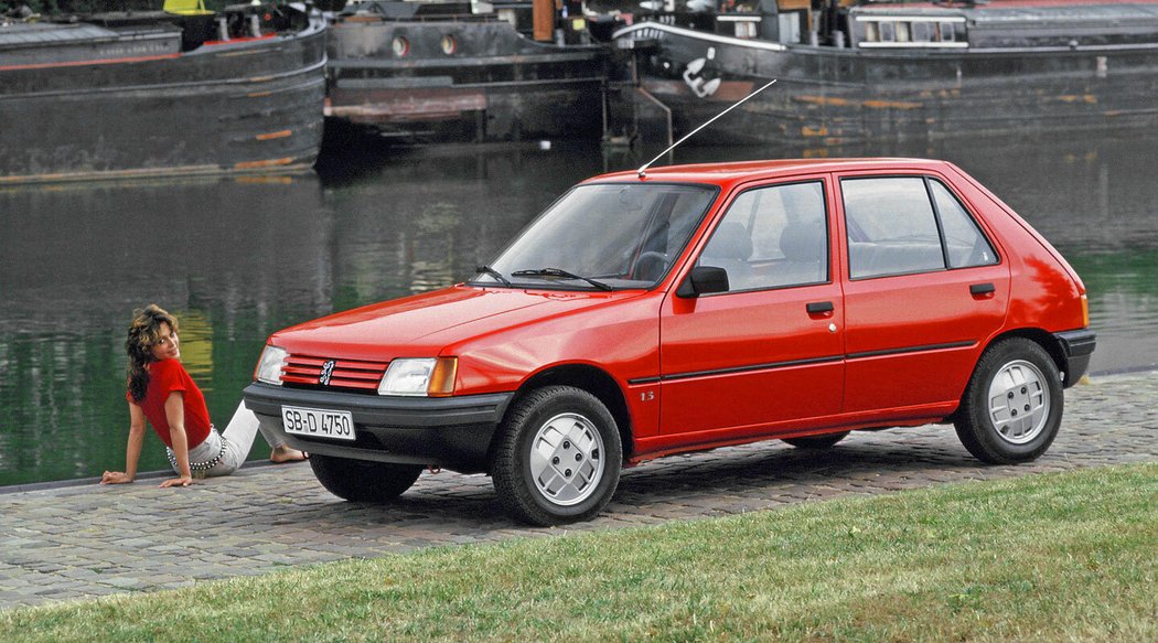Peugeot 205 5D GR (1983–1990)