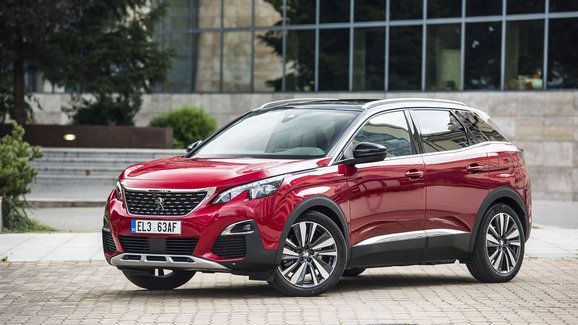 TEST Peugeot 3008 Hybrid4 300 – Elegán do zásuvky