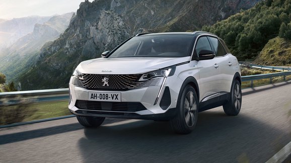 Peugeot 3008 prošel faceliftem. Má nový i-Cockpit a bohatší výbavu. Přišel však o 2.0 BlueHDi