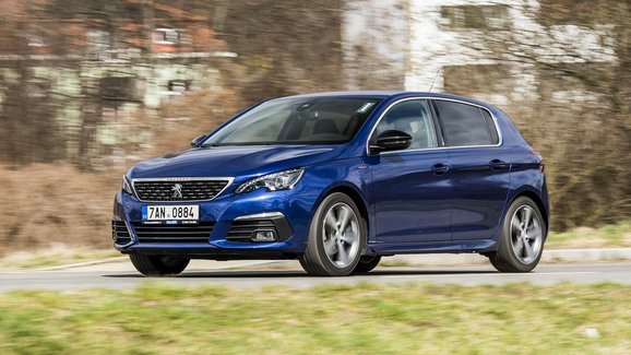 Ojetý Peugeot 308 s kontroverzním tříválcem v testu Vaculíka: Řešíme to podstatné 