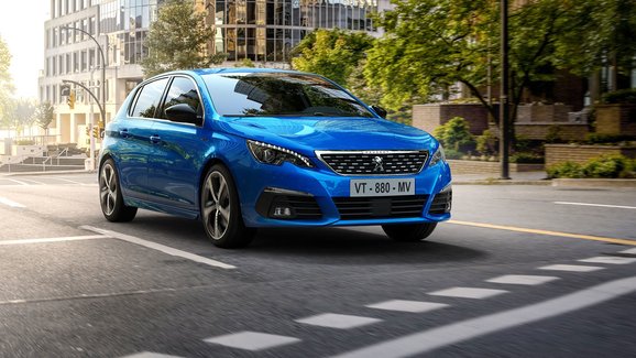 Peugeot 308 přijíždí v inovovaném provedení. Má digitální budíky a bohatou výbavu