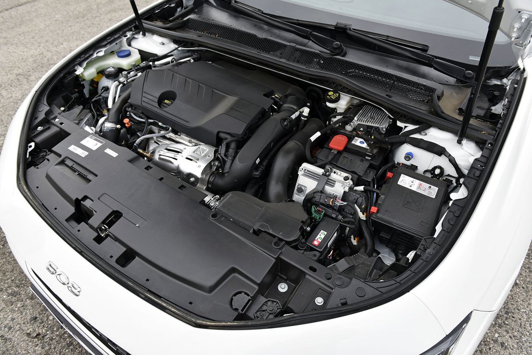 Peugeot 508 SW Hybrid 225