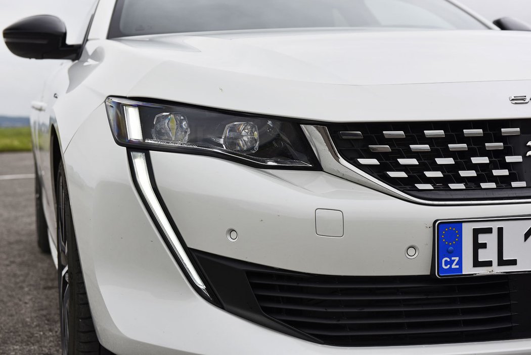 Peugeot 508 SW Hybrid 225