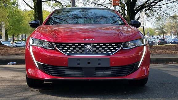 Peugeot 508 se poprvé ukázal v Americe: Prý si brousí zuby i na prémii