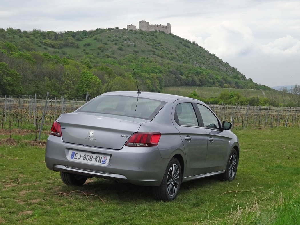 Peugeot 301