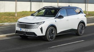 Peugeoty 3008 a 5008 s pohonem všech kol. Kdy dorazí na český trh? Peugeoty 3008 a 5008 s pohonem všech kol. Kdy dorazí na český trh?