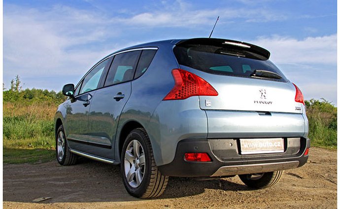 peugeot hybrid testy mpv