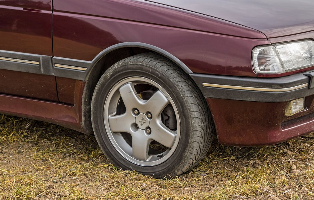 Peugeot 405