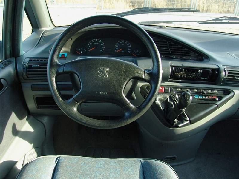 Peugeot 806