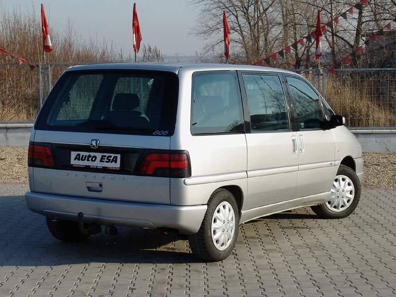 Peugeot 806