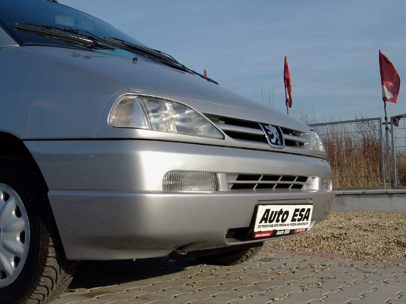 Peugeot 806