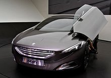 Peugeot ve Frankfurtu: Kombi nejen do terénu a ultra-luxusní MPV