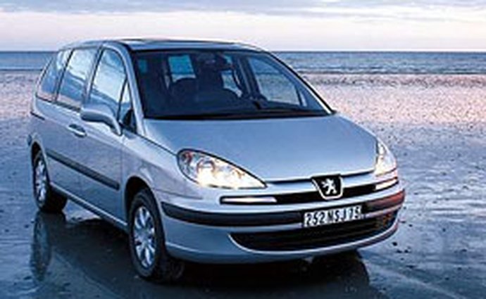 Peugeot 807 nově se šestistupňovou převodovkou