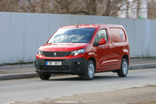 Peugeot Partner Furgon 1.5 BlueHDi Active L1 1000: Tuna a dvě palety