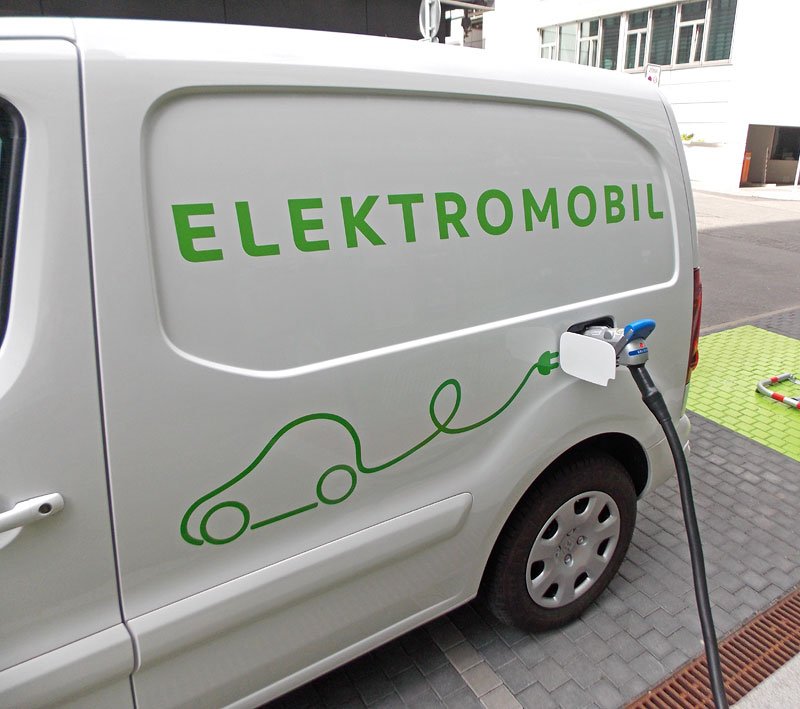 Ideálem pro čerpání elektřiny jsou rychlodobíjecí stanice s výkonem až 50 kW a čerpáním do 80-90procentní kapacity akumulátorů v závislosti na elektromobilu