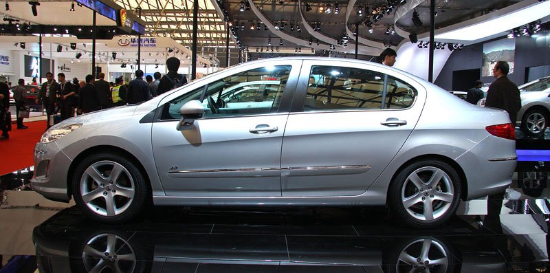 Peugeot 408