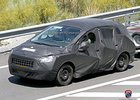Spy Photos: Nové MPV pod plachtou - Peugeot 3008? (nové foto)