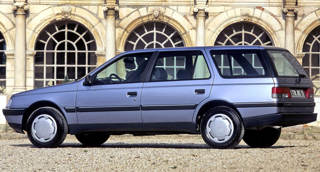 Peugeot 405