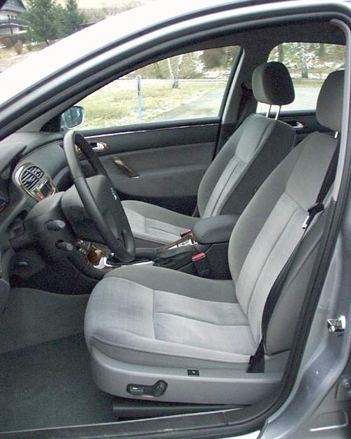 Peugeot 607