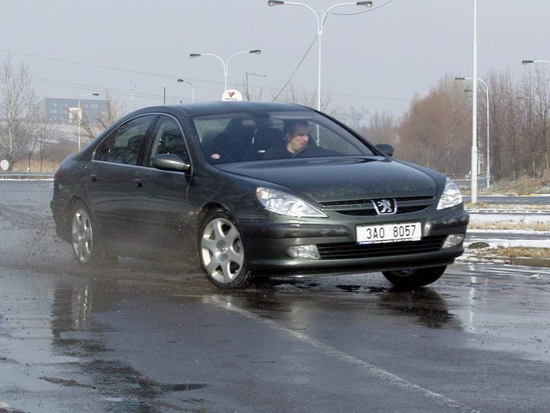 Peugeot 607