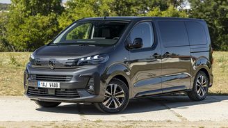 TEST Peugeot Traveller Allure Standard 2.0 BlueHDi 180 S&S EAT8 – Klidně dalších deset let TEST Peugeot Traveller Allure Standard 2.0 BlueHDi 180 S&S EAT8 – Klidně dalších deset let