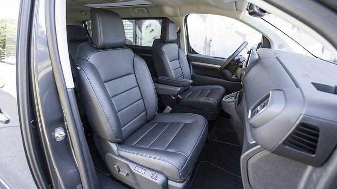 Peugeot Traveller Allure Standard Peugeot Traveller Allure Standard