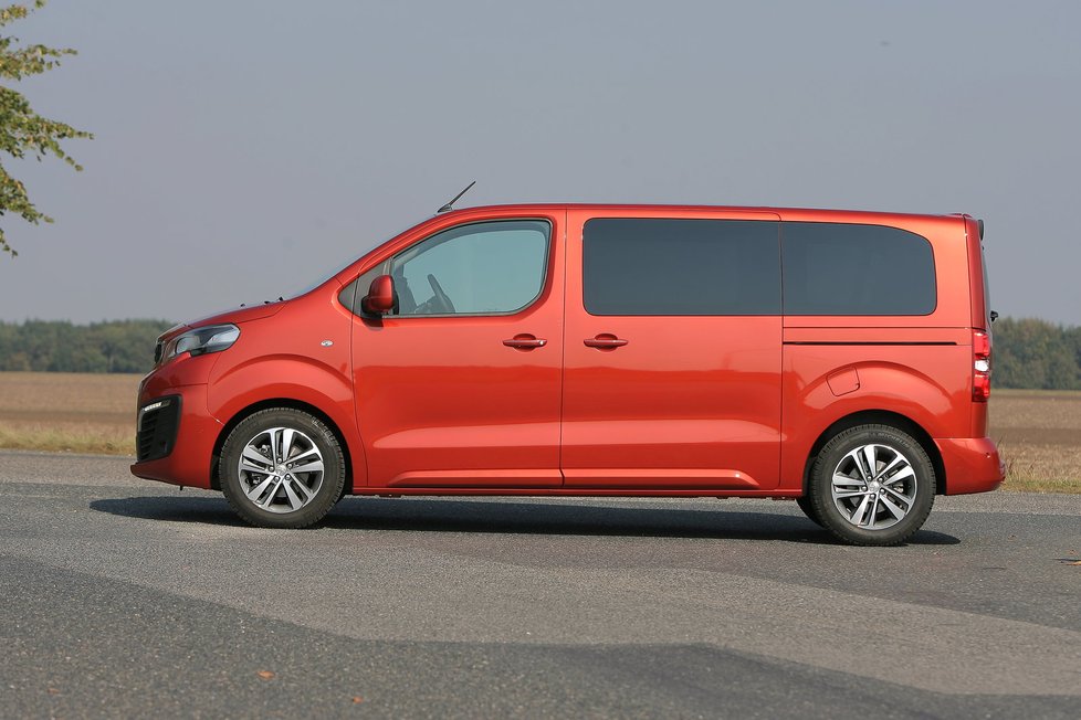 Peugeot Traveller Business Standard 2.0 BlueHDi