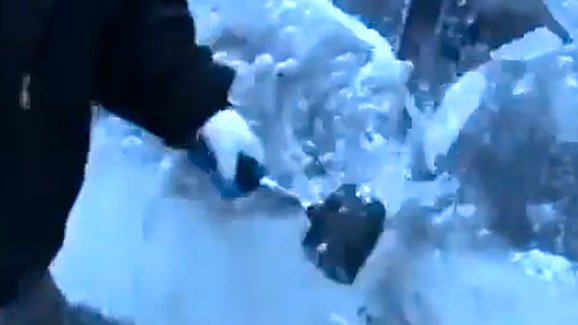 Video: Odstranění ledu z karoserie na polský způsob