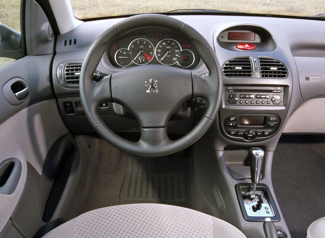 Peugeot 206 5D (2003)