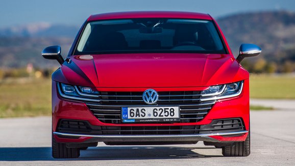 VW Arteon a Tiguan dostanou plug-in hybridy. Přijedou už letos