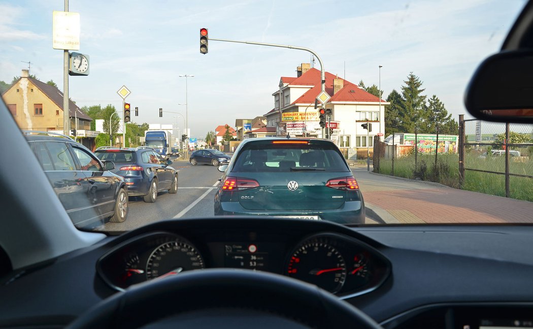 Okruh městem zahrnoval všechny typy komunikací.